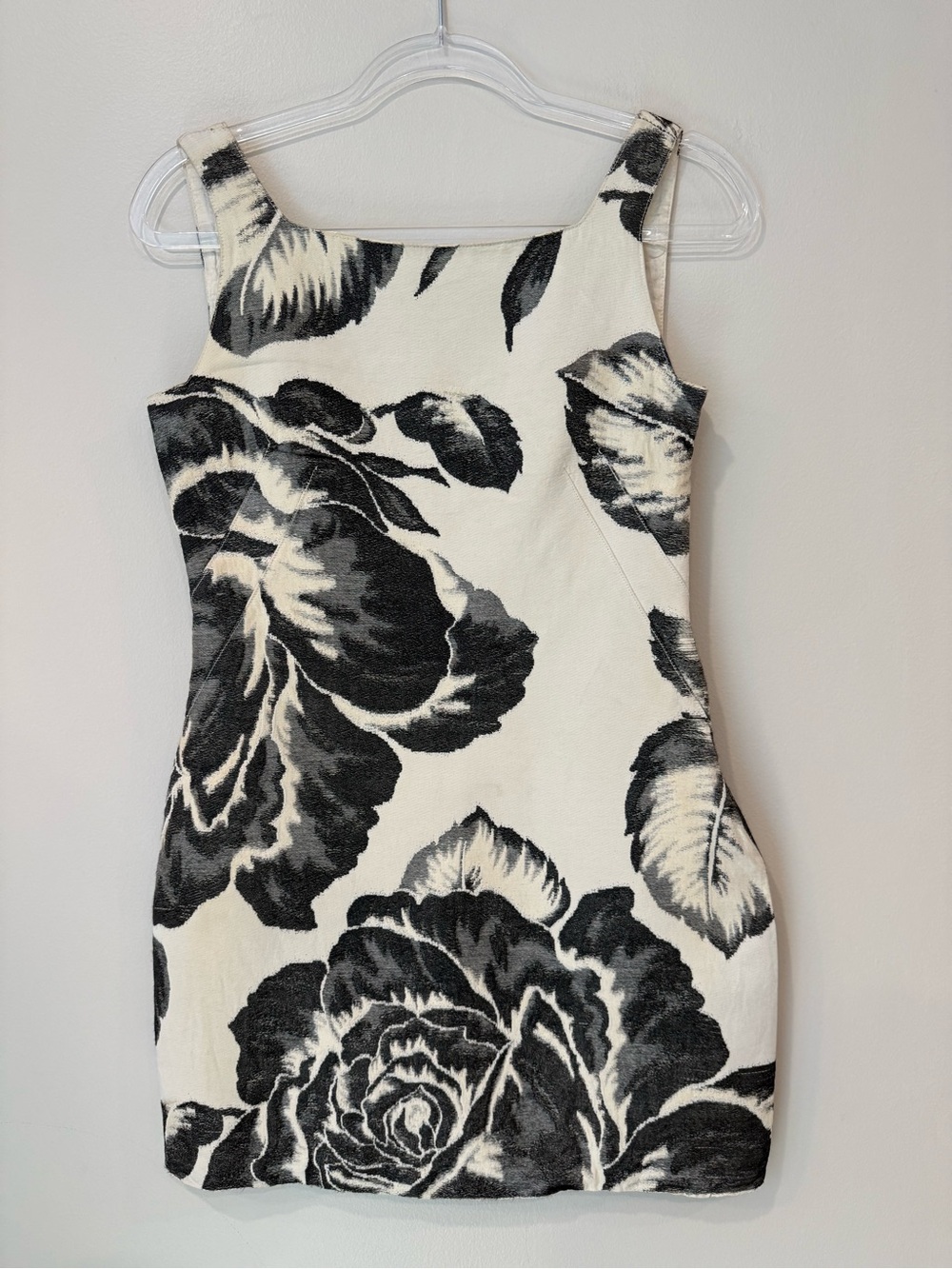 Yoana Baraschi Black White Large Rose Jacquard Sleeveless Cocktail Dress Sheath